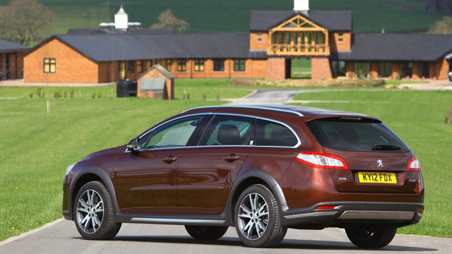 Peugeot 508 RXH hybrid estate car