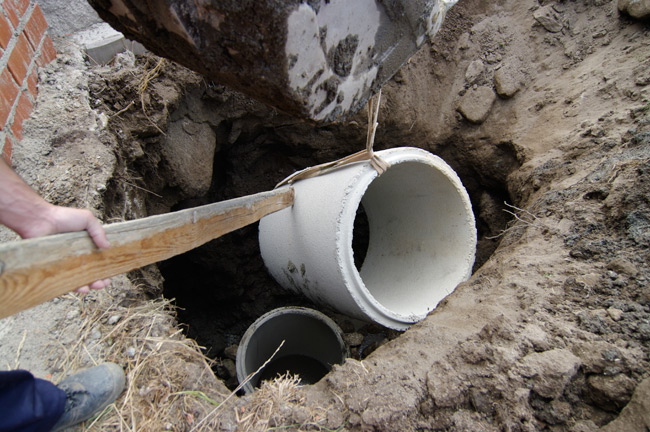 Teasing the second section of tubing into the well