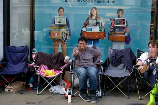 iPhone 5 queue London, credit The Register