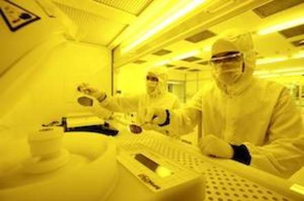 Engineers making quantum devices at the Australian National Fabrication Facility at UNSW: Credit: Australian National Fabrication Facility