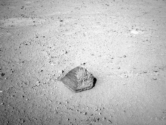 First rock target for Curiosity
