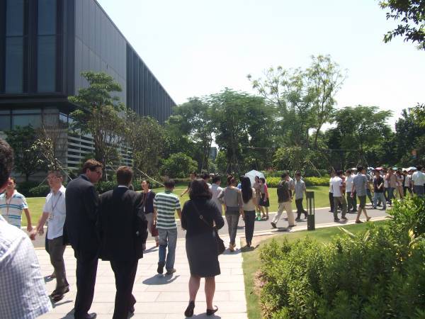 Huawei campus Shenzhen crowd