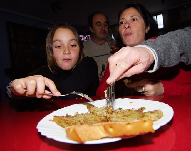 Katarina and Lourdes assault the scrapple