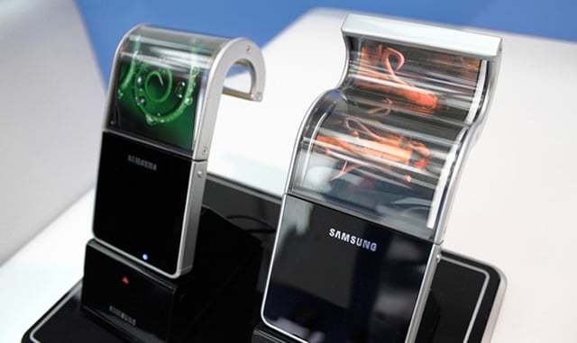 Samsung flexible phones. Source: WSJ