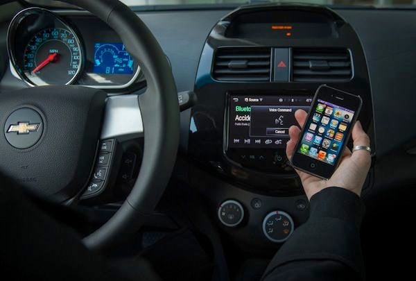 Siri in use in a Chevrolet, Photo by Steve Fecht for Chevrolet, copyright General Motors