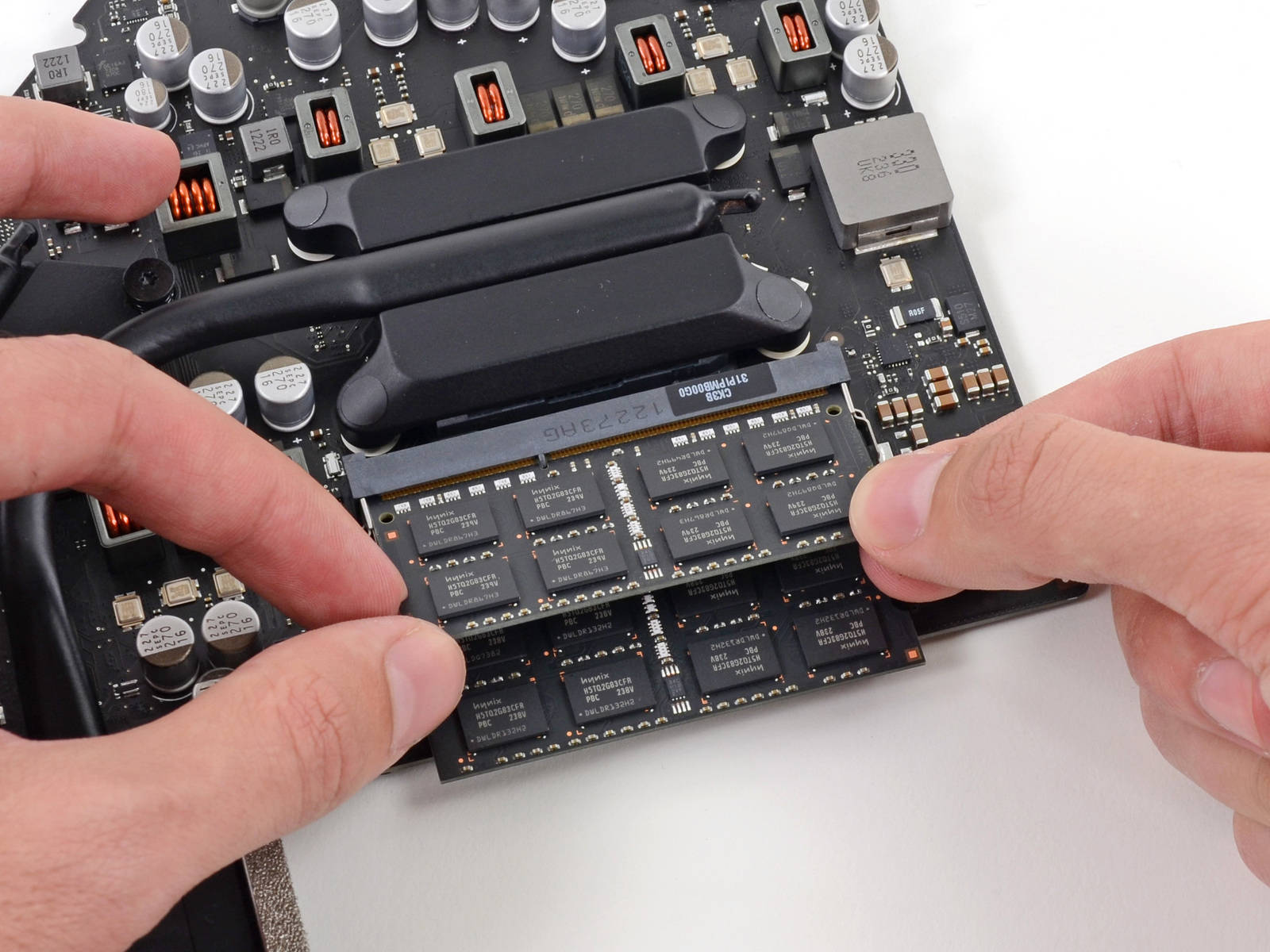 Ekspert sigte varemærke Apple's new 'Assembled in USA' iMac a bear to upgrade, repair • The Register