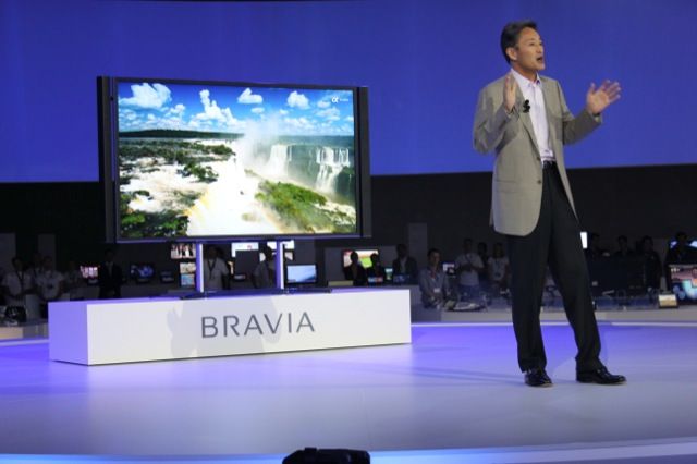 Sony&#39;s Kaz Hirai shows off 4K TV