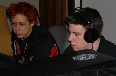 Josh Folland (right) at MegaFPS 2007
