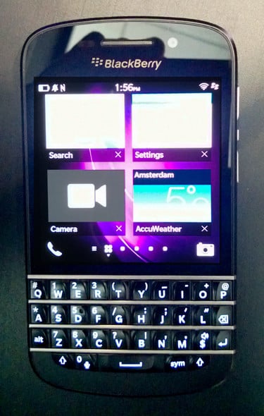Switching applications on a BlackBerry Q10