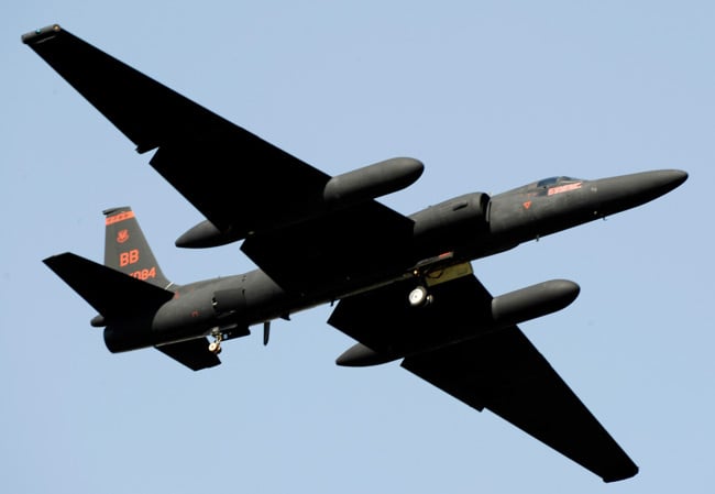 A U-2 'Dragon Lady' takes off from the Osan Air Base, South Korea, flightline Oct. 21, 2009, during the base Air Power Day air show. (U.S. Air Force photo/Staff Sgt. Brian Ferguson)