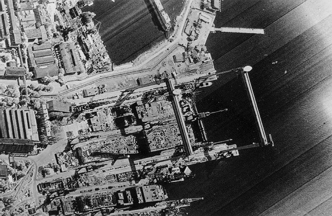 The leaked KH-11 image showing the Nikolaiev 444 shipyard