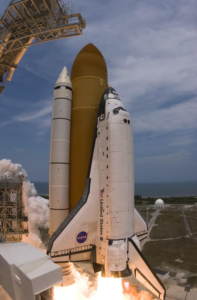 Space shuttle Atlantis blasts off from Kennedy Space Center in May 2009. Pic: NASA/Sandra Joseph-Kevin O'Connell 