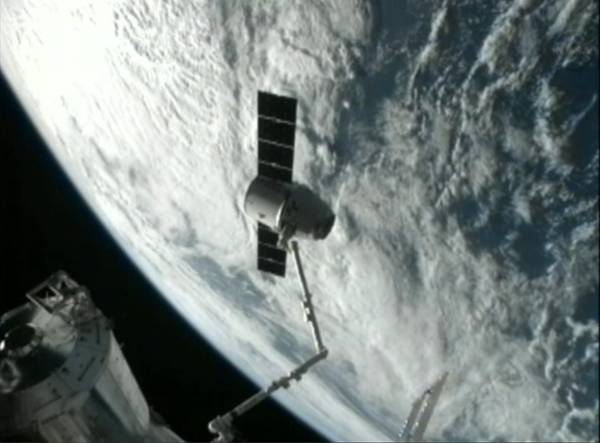 SpaceX Dragon capsule release