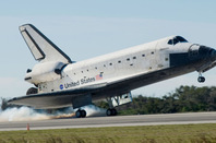 Space shuttle Atlantis lands at Kennedy Space Center in 2009, at the end of its STS-129 mission to the ISS. Pic: NASA