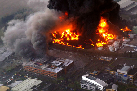 Buncefield fire scene