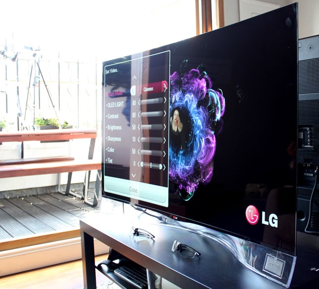 LG 55EA9800 OLED curved TV clear speaker