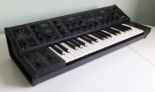 Yamaha CS10 monophonic synthesizer