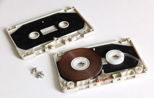TDK compact cassette innards