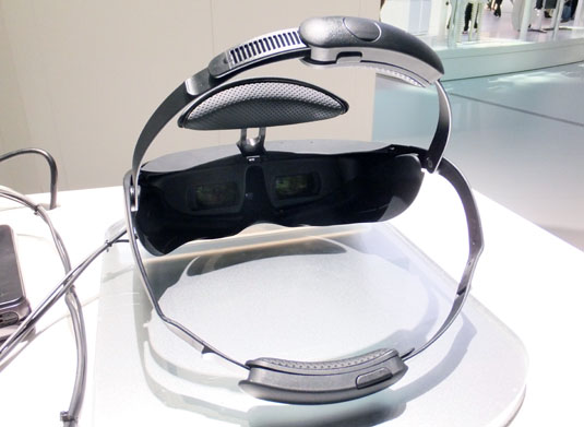 Sony HMZ-T3W head mounted display