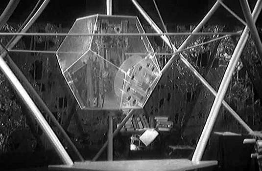 Screenshot from Doctor Who serial 'The Keys of Marinus'