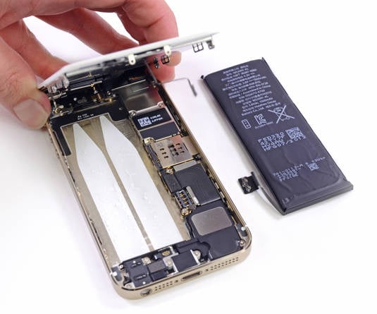 Apple iPhone 5s: open, with battery removed