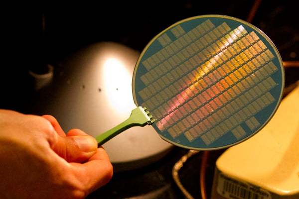 This wafer contains tiny computers using carbon nanotubes, a material that could lead to smaller, more energy-efficient processors.