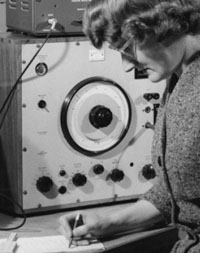 Daphne Oram with a B&K wobulator