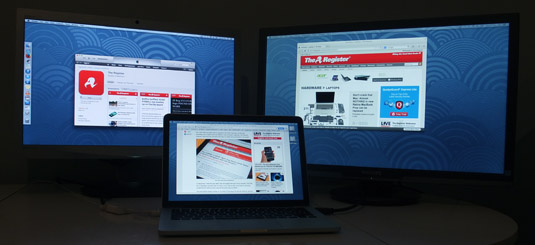 Apple MacBook Pro 13in late 2013 desktop expansion with two additional screens