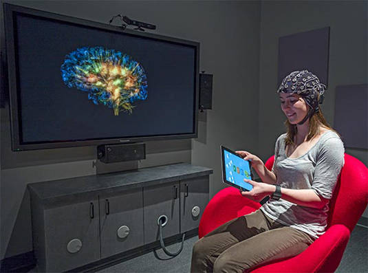 GlassBrain being demoed inside UCSF's Neuroscape Lab