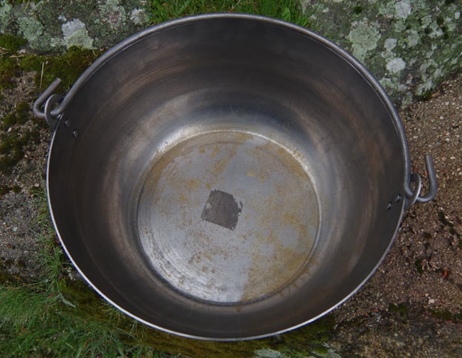The untreated steel pot