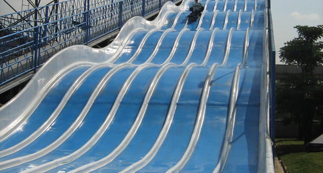 Amusement park slide