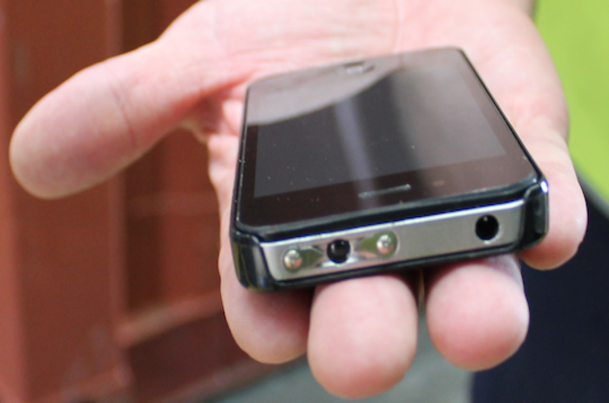 Shocking 'new iPhone' is also - BZZZZT!! - a Taser-like stun gun • The