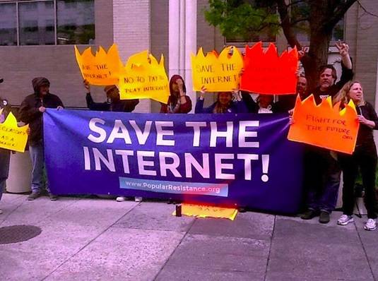 Protesters outside FCC headquarters