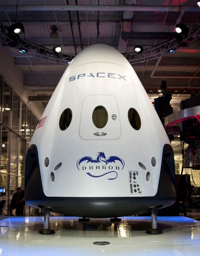 SpaceX seven-seater, manned Dragon V2