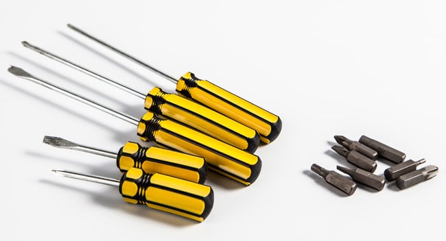 Screwdrivers menaced by a cordless bit set