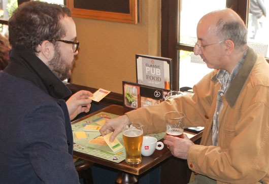 Jasper and Simon play monopoly