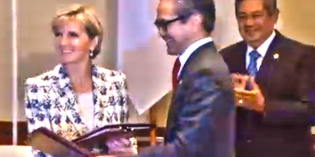 Julie Bishop & Marty Natelagawa