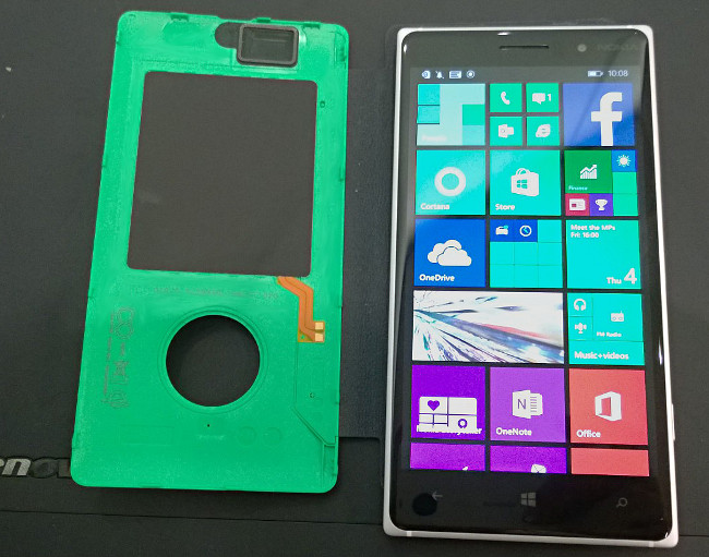 Nokia Lumia 830, showing removable battery