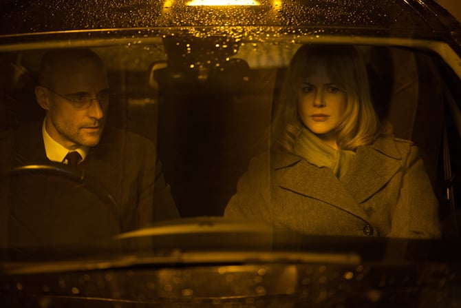 Mark Strong (Dr. Nasch) and Nicole Kidman (Christine Lucas) in Before I Go To Sleep