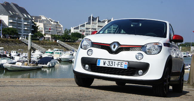 Renault Twingo: Small, sporty(ish), safe  and it's a BACK-ENDER • The  Register