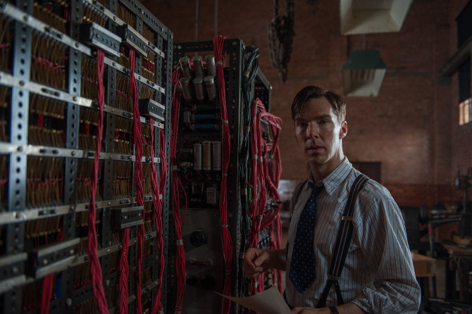 Alan Turing (Benedict Cumberbatch) and the Bombe machine