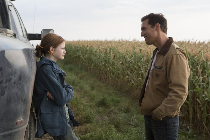 Cooper (Matthew McConaughey) and Murph (Mackenzie Foy)