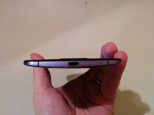 The Nexus 6's curves