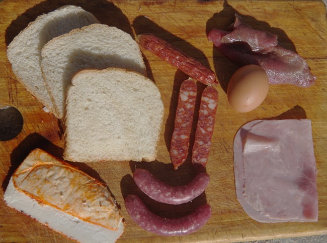 The Francesinha sandwich ingredients