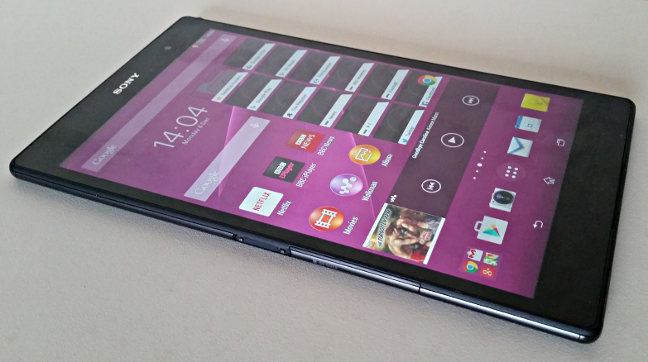 Sony Xperia Z3 Tablet. Note pogo pins