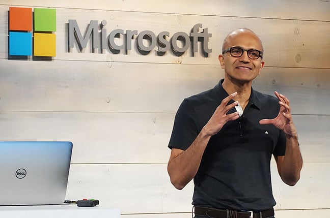 Photo of Microsoft CEO complains about Google’s deals for defaults