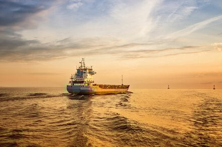shutterstock_183801788_container ship