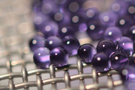 Microcapsules loaded with sodium carbonate solution