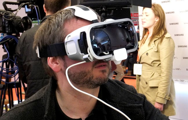 Samsung Gear VR headset needs a Samsung phone