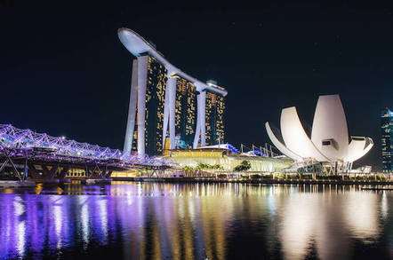 Marina Bay hotel singapore. By https://www.flickr.com/photos/leonid_yaitsky/